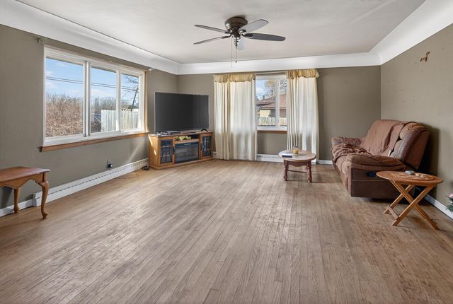 1943 S Huron Road, Kawkawlin, MI 48631