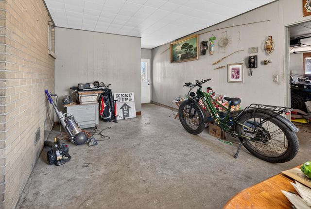 1943 S Huron Road, Kawkawlin, MI 48631