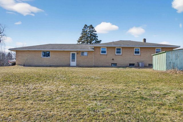 1943 S Huron Road, Kawkawlin, MI 48631