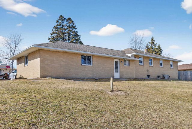 1943 S Huron Road, Kawkawlin, MI 48631
