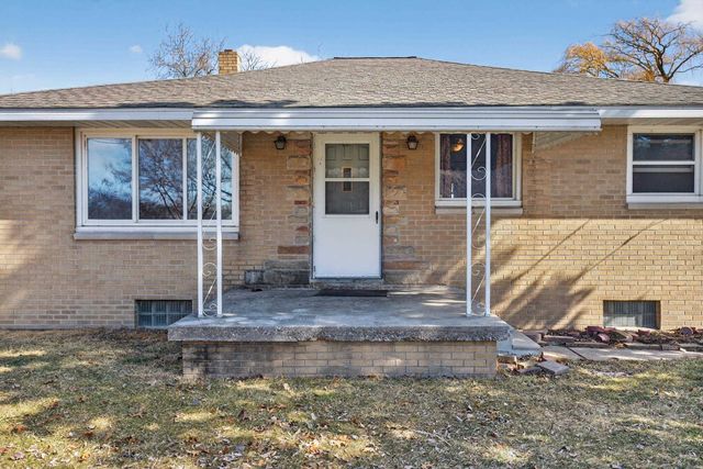 1943 S Huron Road, Kawkawlin, MI 48631