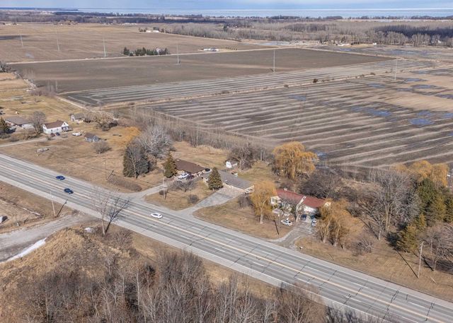 1943 S Huron Road, Kawkawlin, MI 48631