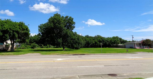 2418 25th Avenue N, Texas City, TX 77590