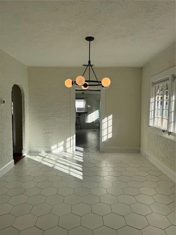 325 W PALM DRIVE, Lakeland, FL 33803