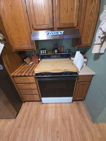 4879 Grand Street, Norton Shores, MI 49441