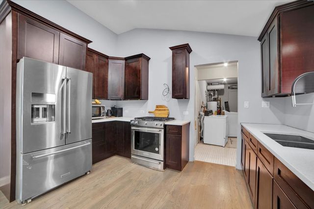 5549 W 102nd Street, Oak Lawn, IL 60453