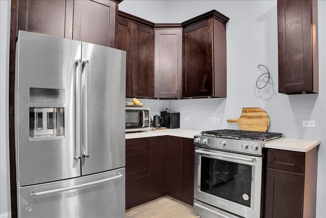 5549 W 102nd Street, Oak Lawn, IL 60453