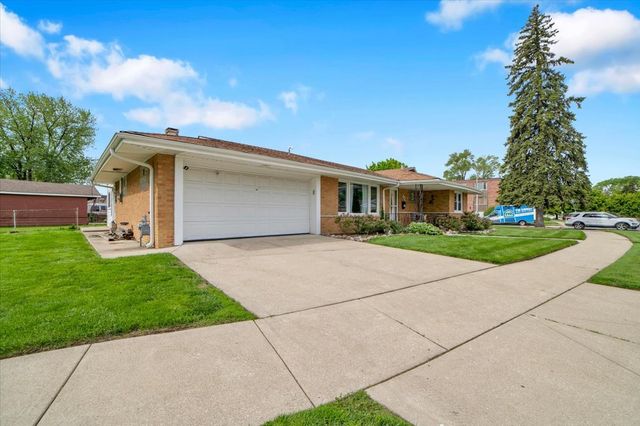 5549 W 102nd Street, Oak Lawn, IL 60453