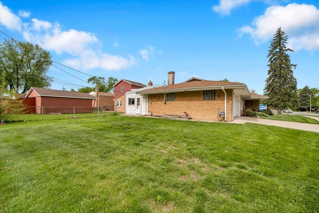 5549 W 102nd Street, Oak Lawn, IL 60453