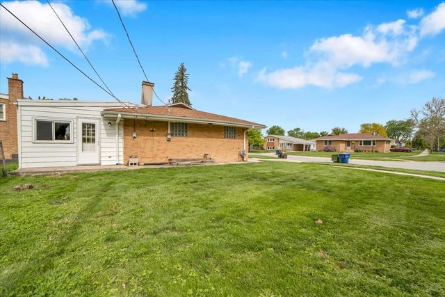 5549 W 102nd Street, Oak Lawn, IL 60453