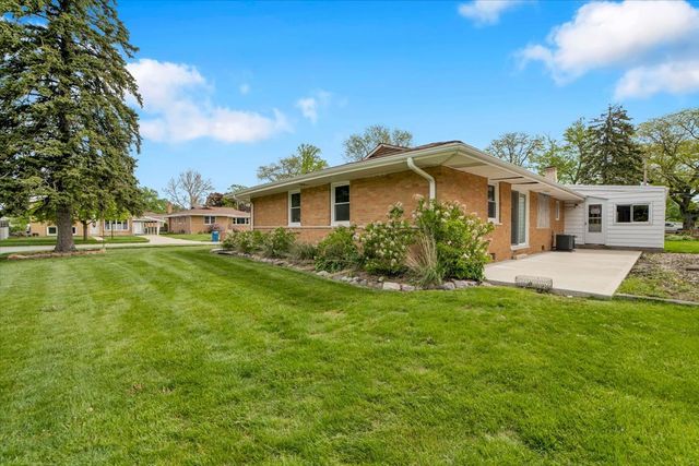 5549 W 102nd Street, Oak Lawn, IL 60453