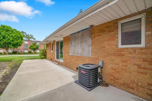 5549 W 102nd Street, Oak Lawn, IL 60453