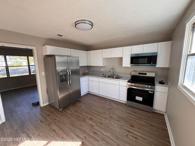 4660 FREDERICKSBURG Avenue, Jacksonville, FL 32208