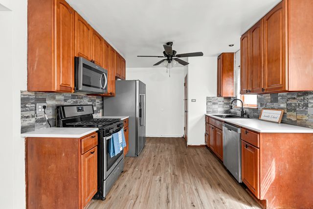 2840 W 98th Street, Evergreen Park, IL 60805