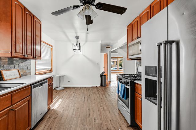 2840 W 98th Street, Evergreen Park, IL 60805