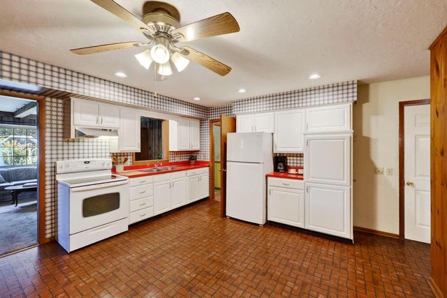 419 W Elm STREET, Sun Prairie, WI 53590