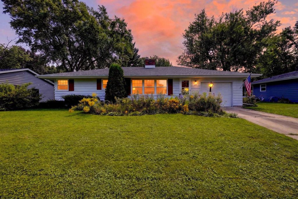 419 W Elm STREET, Sun Prairie, WI 53590