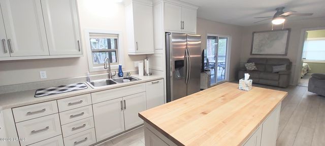 11 Sea Breeze Way, Beaufort, SC 29907