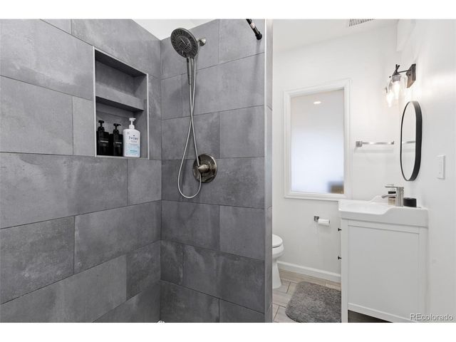 2921 Curtis St, Denver, CO 80205