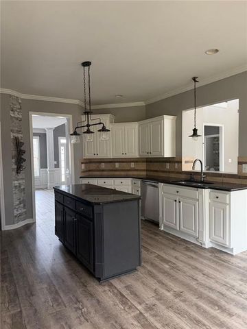 2113 SW Autumn Chase Drive, Stockbridge, GA 30281