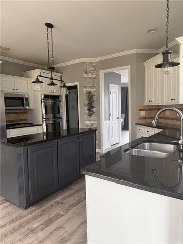 2113 SW Autumn Chase Drive, Stockbridge, GA 30281