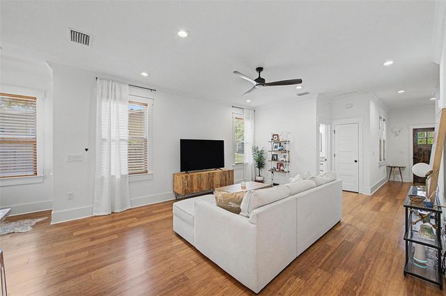 911 E OSBORNE AVENUE A, Tampa, FL 33603