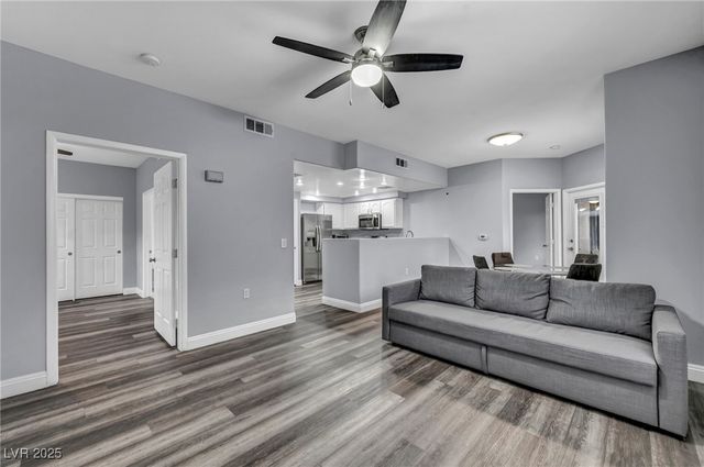 10245 South Maryland Parkway 106, Las Vegas, NV 89183