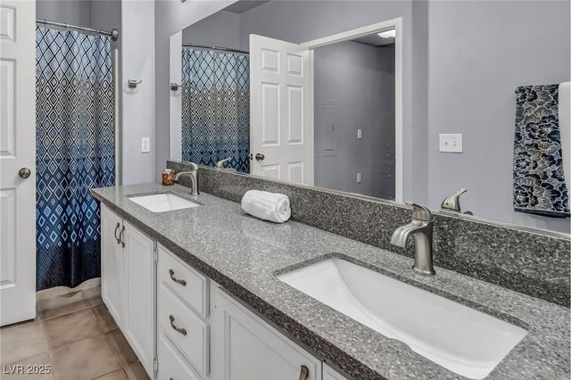 10245 South Maryland Parkway 106, Las Vegas, NV 89183