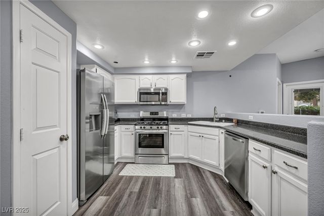 10245 South Maryland Parkway 106, Las Vegas, NV 89183