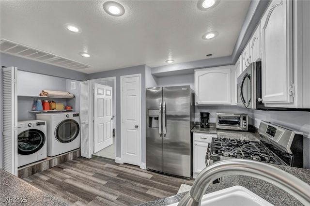 10245 South Maryland Parkway 106, Las Vegas, NV 89183