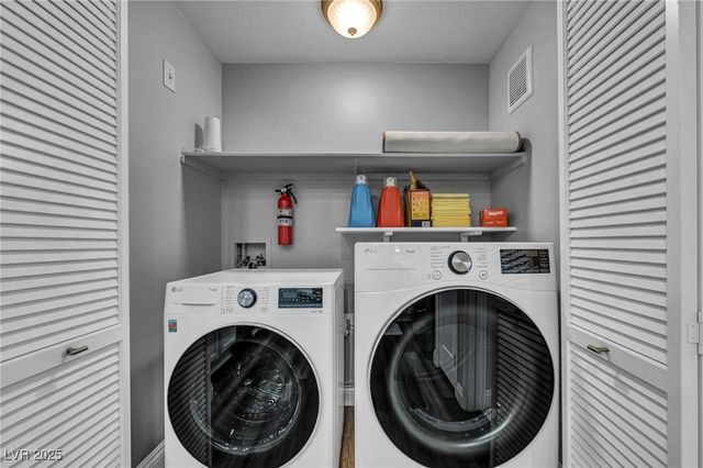 10245 South Maryland Parkway 106, Las Vegas, NV 89183