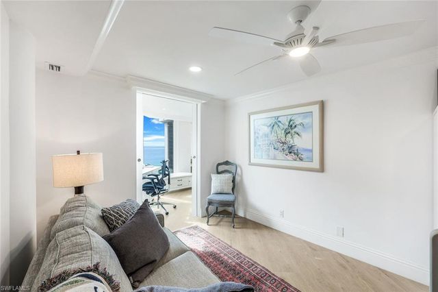 4041 Gulf Shore BLVD SW # 902, Naples, FL 34103