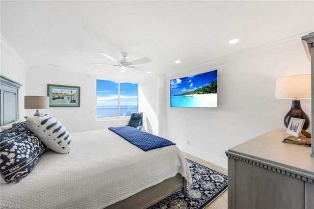 4041 Gulf Shore BLVD SW # 902, Naples, FL 34103