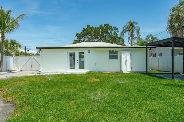 116 85TH AVENUE N, St Petersburg, FL 33702