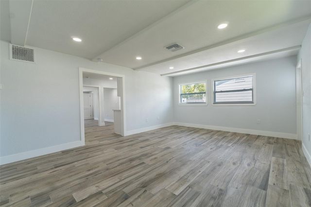 116 85TH AVENUE N, St Petersburg, FL 33702