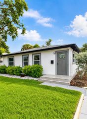 116 85TH AVENUE N, St Petersburg, FL 33702