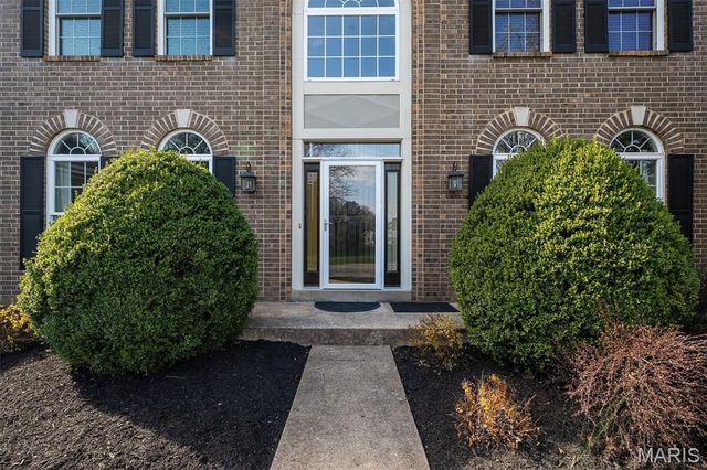 15927 Forest Valley Drive, Ballwin, MO 63021