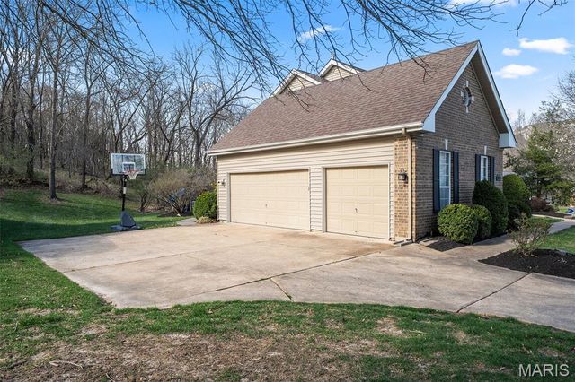 15927 Forest Valley Drive, Ballwin, MO 63021