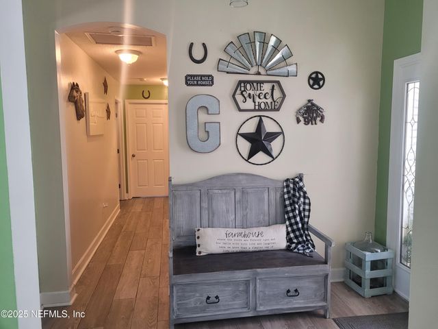 906 COUNTY ROAD 217, Jacksonville, FL 32234