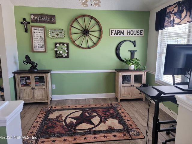 906 COUNTY ROAD 217, Jacksonville, FL 32234