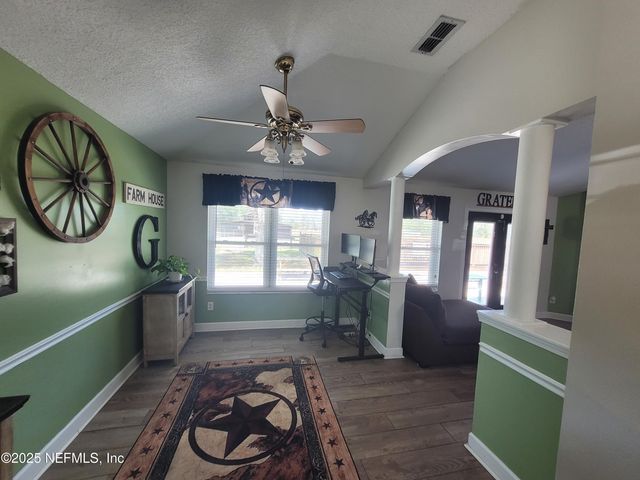 906 COUNTY ROAD 217, Jacksonville, FL 32234