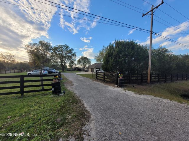 906 COUNTY ROAD 217, Jacksonville, FL 32234
