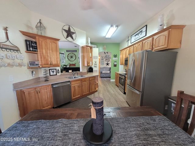 906 COUNTY ROAD 217, Jacksonville, FL 32234