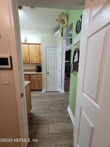 906 COUNTY ROAD 217, Jacksonville, FL 32234