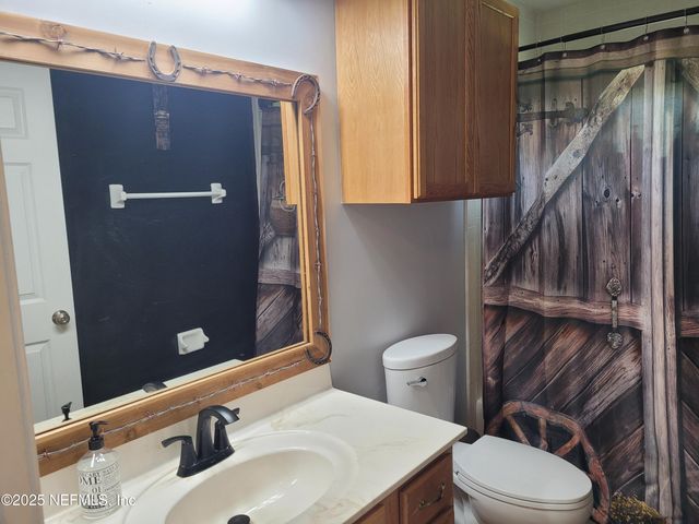 906 COUNTY ROAD 217, Jacksonville, FL 32234