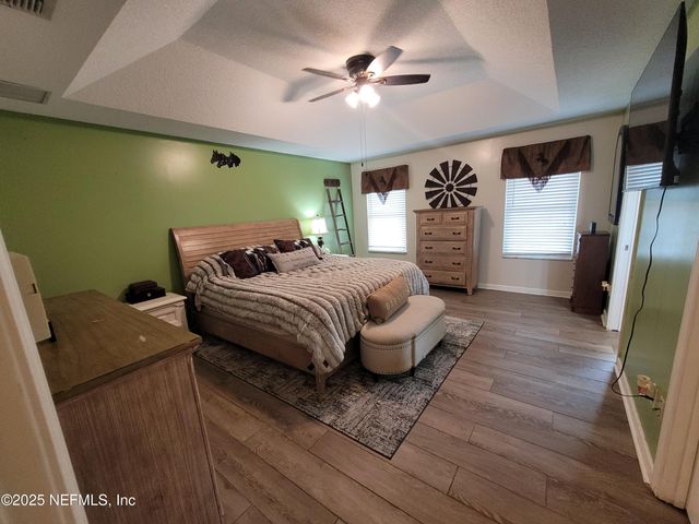 906 COUNTY ROAD 217, Jacksonville, FL 32234