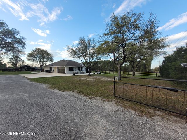906 COUNTY ROAD 217, Jacksonville, FL 32234