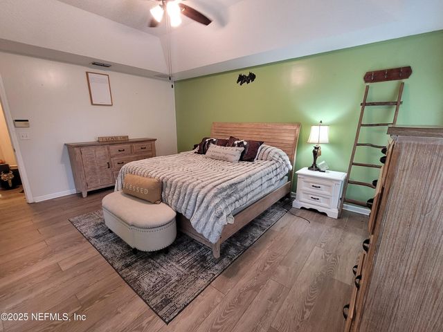 906 COUNTY ROAD 217, Jacksonville, FL 32234