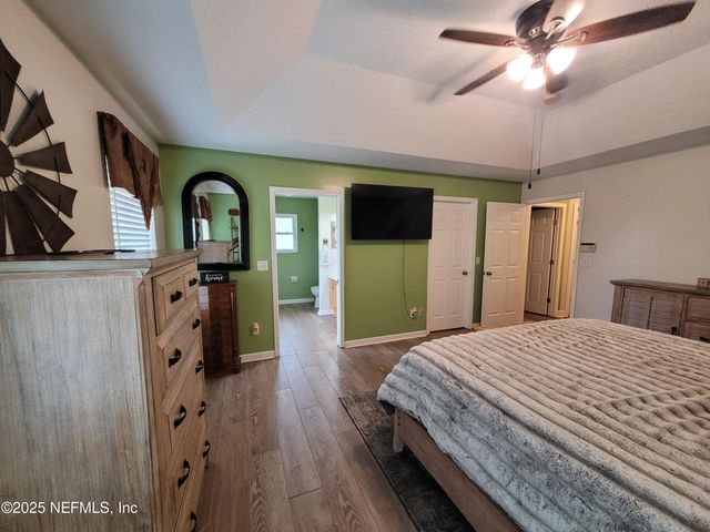 906 COUNTY ROAD 217, Jacksonville, FL 32234