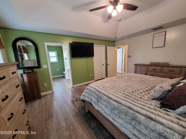 906 COUNTY ROAD 217, Jacksonville, FL 32234